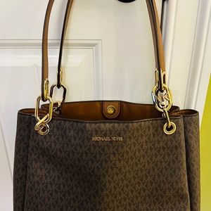 Michael Kors shoulder handbag